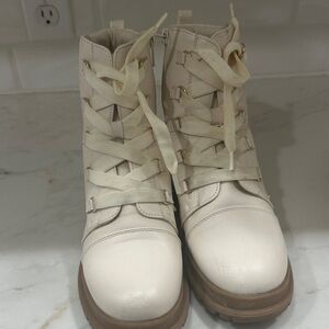 River Island Cream Kids Boots